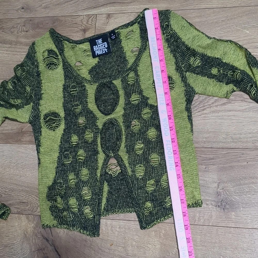 The Ragged Priest distressed Long Sleeve Cutout green Top size 6 - Picture 6 of 11